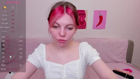Snapshot of marie_reyess chatting on June 7, 2026, 5:44 am Marie 3 online show from June 7, 2026, 5:44 am