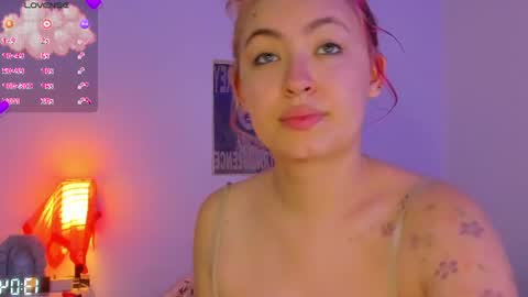 Snapshot of marieetaylor chatting on June 21, 2026, 7:05 pm Mariee online show from June 21, 2026, 7:05 pm