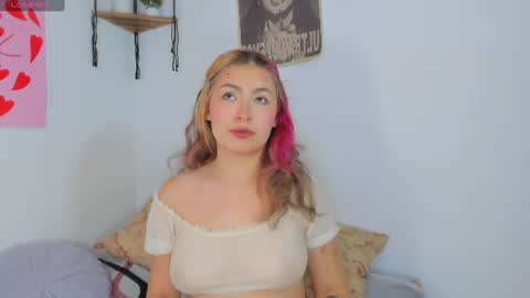 Snapshot of marieetaylor chatting on July 23, 2026, 9:24 pm Mariee online show from July 23, 2026, 9:24 pm