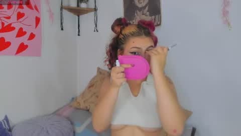 Snapshot of marieetaylor chatting on July 27, 2026, 5:53 pm Mariee online show from July 27, 2026, 5:53 pm
