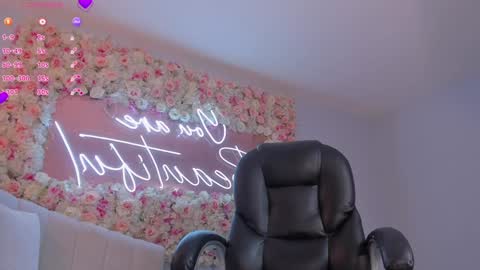 Snapshot of mariejane2 chatting on January 29, 2025, 5:24 pm Im Marie Jane online show from January 29, 2025, 5:24 pm