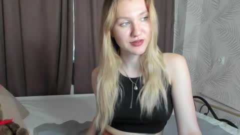 mariel_brown online show from December 6, 2024, 8:48 am