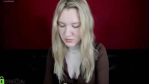 mariel_brown online show from October 9, 2025, 9:18 am