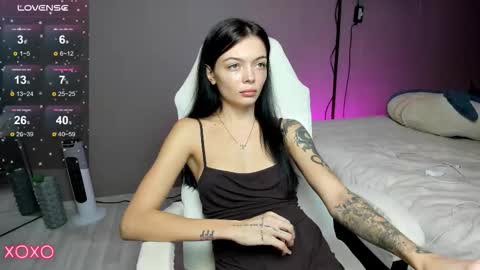 Snapshot of mariella__adams chatting on October 11, 2025, 1:53 pm Maria online show from October 11, 2025, 1:53 pm