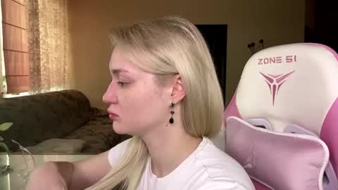 Hey Im Ash  I think together we can hit first 10 thumbs up online show from March 7, 2026, 9:06 am