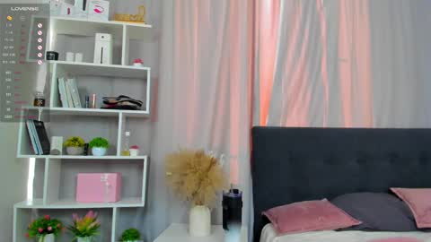 Snapshot of mariespence chatting on February 24, 2025, 9:32 am Sophia is hereTry my private online show from February 24, 2025, 9:32 am