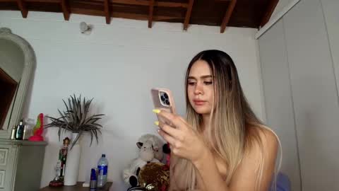 Snapshot of marihana_one1 chatting on February 3, 2025, 5:18 am Marihana online show from February 3, 2025, 5:18 am