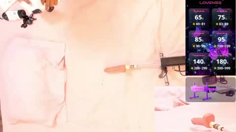 mariiaam_ online show from July 17, 2026, 12:01 pm