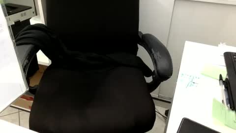 Snapshot of marikapikkola chatting on November 6, 2025, 3:57 pm Mary... online show from November 6, 2025, 3:57 pm