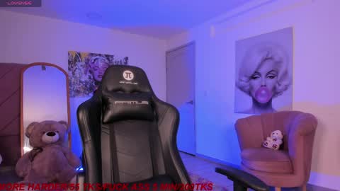 Snapshot of marily_daniela_ chatting on April 2, 2026, 11:35 pm Marily Daniela online show from April 2, 2026, 11:35 pm