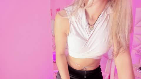 Snapshot of marilyn_stefany chatting on November 26, 2025, 7:59 pm Stefany online show from November 26, 2025, 7:59 pm