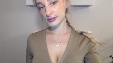 Snapshot of marilyndevilish chatting on December 21, 2024, 9:15 pm MarilynDevilish online show from December 21, 2024, 9:15 pm