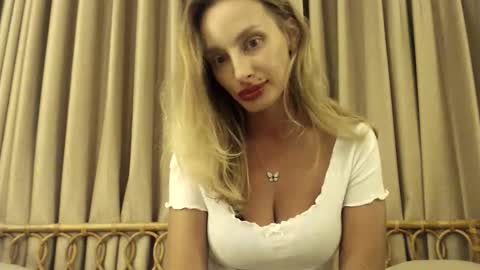 Snapshot of marilyndevilish chatting on November 12, 2025, 2:06 pm MarilynDevilish online show from November 12, 2025, 2:06 pm