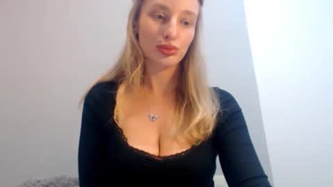 Snapshot of marilyndevilish chatting on November 27, 2025, 9:39 pm MarilynDevilish online show from November 27, 2025, 9:39 pm