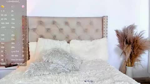 marilynrossy online show from November 19, 2025, 4:01 am