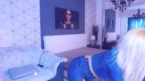 Mary Mais online show from December 15, 2025, 8:07 am