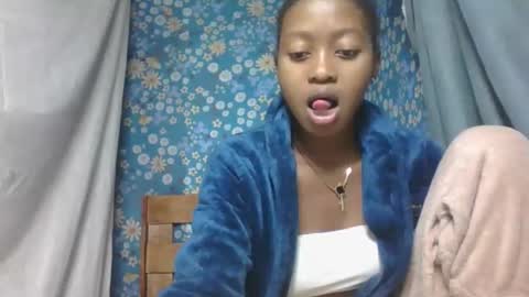 Snapshot of marinagold69 chatting on May 17, 2026, 5:27 am marinagold69 online show from May 17, 2026, 5:27 am