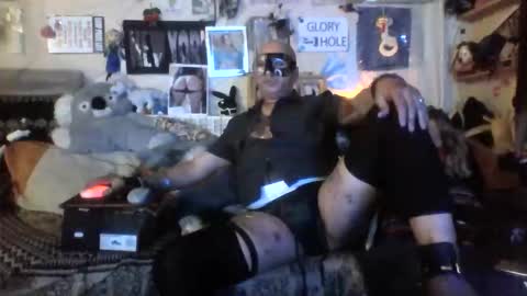 Snapshot of mario_1974 chatting on April 19, 2026, 10:01 pm Ray online show from April 19, 2026, 10:01 pm