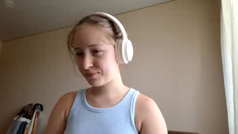 Mia online show from June 20, 2026, 8:39 am