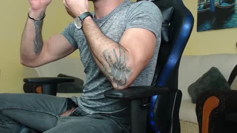 Snapshot of marioslim chatting on January 2, 2025, 2:46 pm marioslim online show from January 2, 2025, 2:46 pm