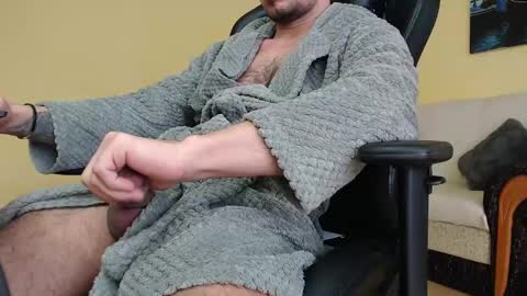 Snapshot of marioslim chatting on January 5, 2025, 12:10 pm marioslim online show from January 5, 2025, 12:10 pm