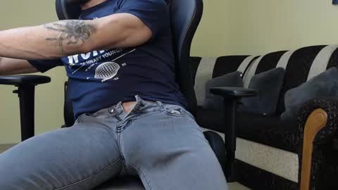 Snapshot of marioslim chatting on January 15, 2025, 6:51 pm marioslim online show from January 15, 2025, 6:51 pm