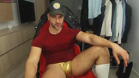 Snapshot of marismuscle chatting on December 18, 2025, 7:36 am MarisMuscle online show from December 18, 2025, 7:36 am