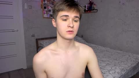 Snapshot of mark_bearcub chatting on January 16, 2025, 5:00 am Mark online show from January 16, 2025, 5:00 am