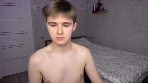 Snapshot of mark_bearcub chatting on February 23, 2025, 8:33 pm Mark online show from February 23, 2025, 8:33 pm