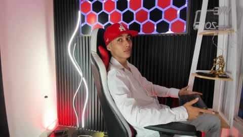 mark_diiaz online show from May 25, 2026, 1:06 pm