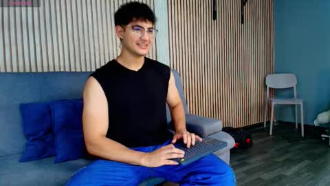 mark_evans1_ online show from October 11, 2025, 9:02 pm