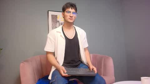 mark_evans1_ online show from October 23, 2025, 8:29 pm