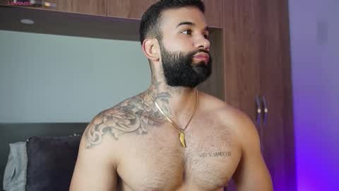 Mark online show from October 4, 2025, 7:23 pm