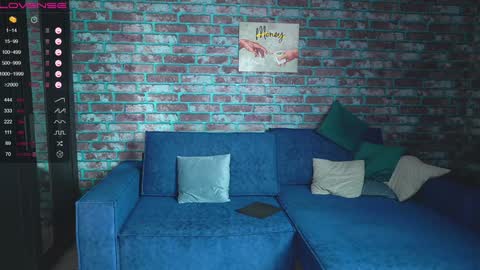 Mark online show from February 2, 2025, 11:00 pm