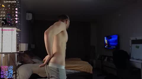 Mark online show from December 21, 2025, 9:33 pm