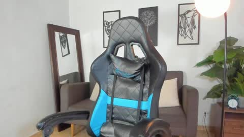 mark_x23 online show from April 5, 2026, 2:31 am