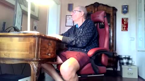 markmarkmark00 online show from April 13, 2026, 9:26 am