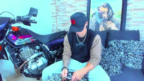 Snapshot of marko_toro__ chatting on December 17, 2024, 3:17 am Sebastian online show from December 17, 2024, 3:17 am