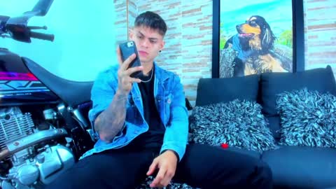 Snapshot of marko_toro__ chatting on January 18, 2025, 2:25 am Sebastian online show from January 18, 2025, 2:25 am