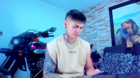 Snapshot of marko_toro__ chatting on January 20, 2025, 1:39 am Sebastian online show from January 20, 2025, 1:39 am