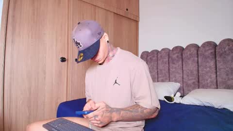 Snapshot of marko_toro__ chatting on November 12, 2025, 8:15 am Sebastian online show from November 12, 2025, 8:15 am