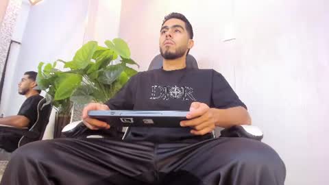 Snapshot of markoss_miles chatting on June 30, 2026, 12:06 pm Markos online show from June 30, 2026, 12:06 pm