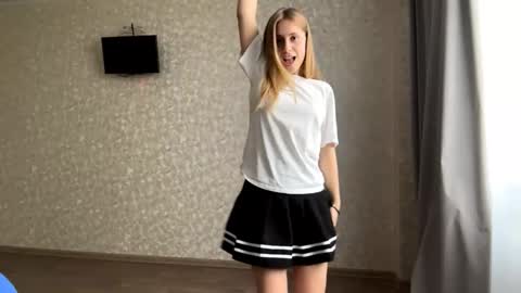 Olivia online show from September 9, 2025, 2:16 pm