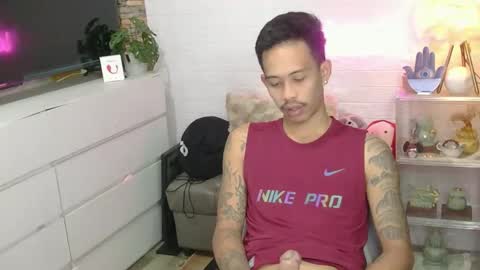 marlmoreno10 online show from April 7, 2026, 5:35 pm