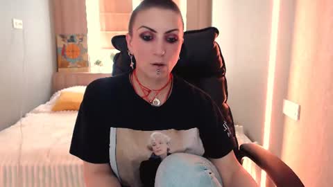 maromiassecret online show from July 21, 2026, 11:01 am