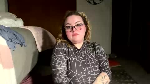 Snapshot of maroon_moon chatting on February 18, 2025, 12:37 am maroon_moon online show from February 18, 2025, 12:37 am