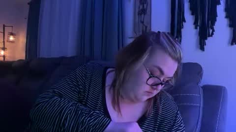 Snapshot of maroon_moon chatting on November 20, 2025, 1:06 am maroon_moon online show from November 20, 2025, 1:06 am