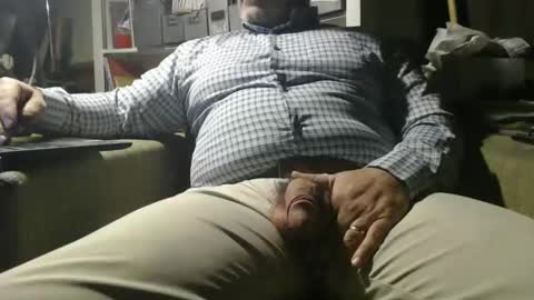 Snapshot of marrieddad19751975 chatting on February 21, 2025, 2:50 am only fans marrieddad19751975 online show from February 21, 2025, 2:50 am