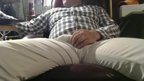 Snapshot of marrieddad19751975 chatting on September 21, 2025, 1:51 am only fans marrieddad19751975 online show from September 21, 2025, 1:51 am