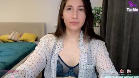 Snapshot of marrycolins chatting on February 11, 2026, 4:39 am marrycolins online show from February 11, 2026, 4:39 am